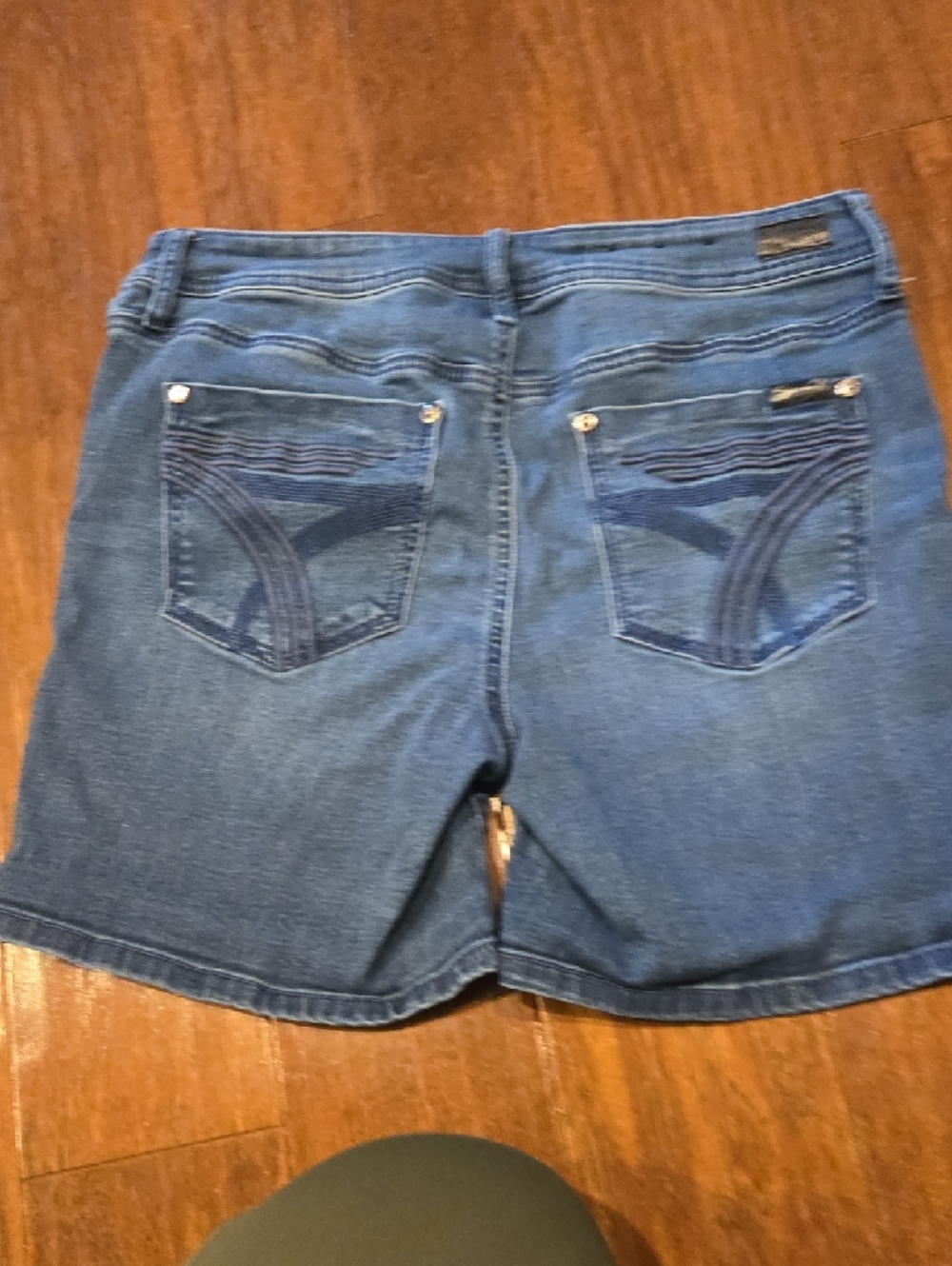 Seven7 Denim Shorts in Medium Blue Wash - Picture 8 of 13